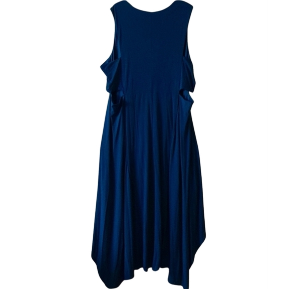 Mod X 2X Cut-Out Dress in Hunter Green F-0270 - Picture 4 of 9